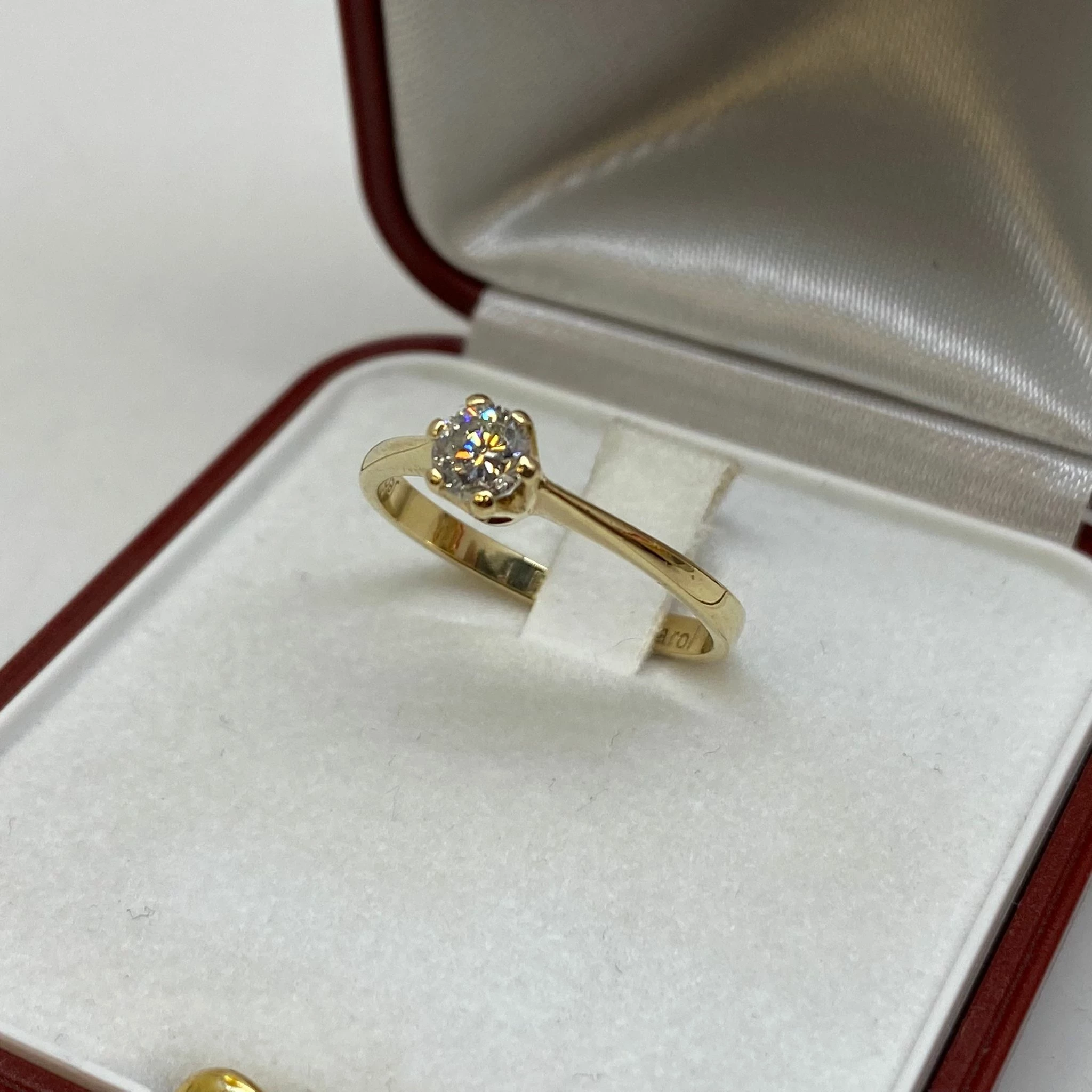 pierscionek-z-brylantem-au585-r-15-211-g-bytomska-78-piekary-slaskie