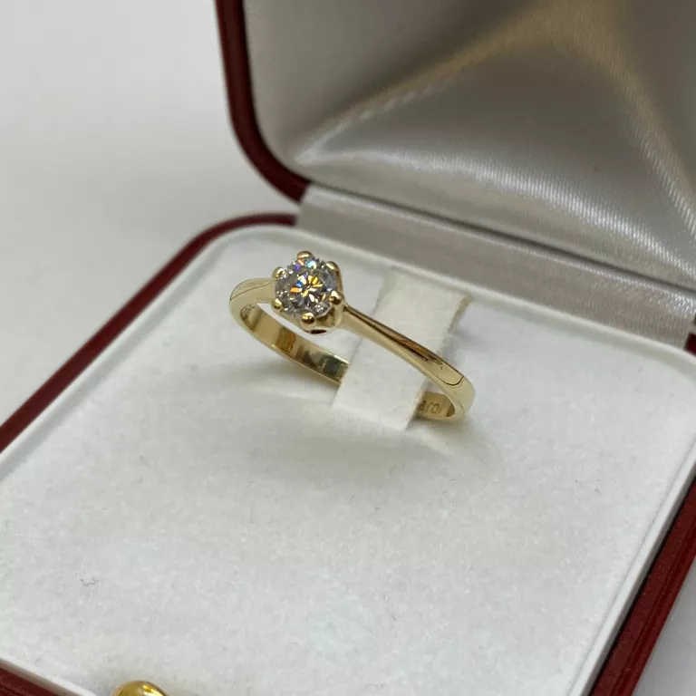 pierscionek-z-brylantem-au585-r-15-211-g-bytomska-78-piekary-slaskie