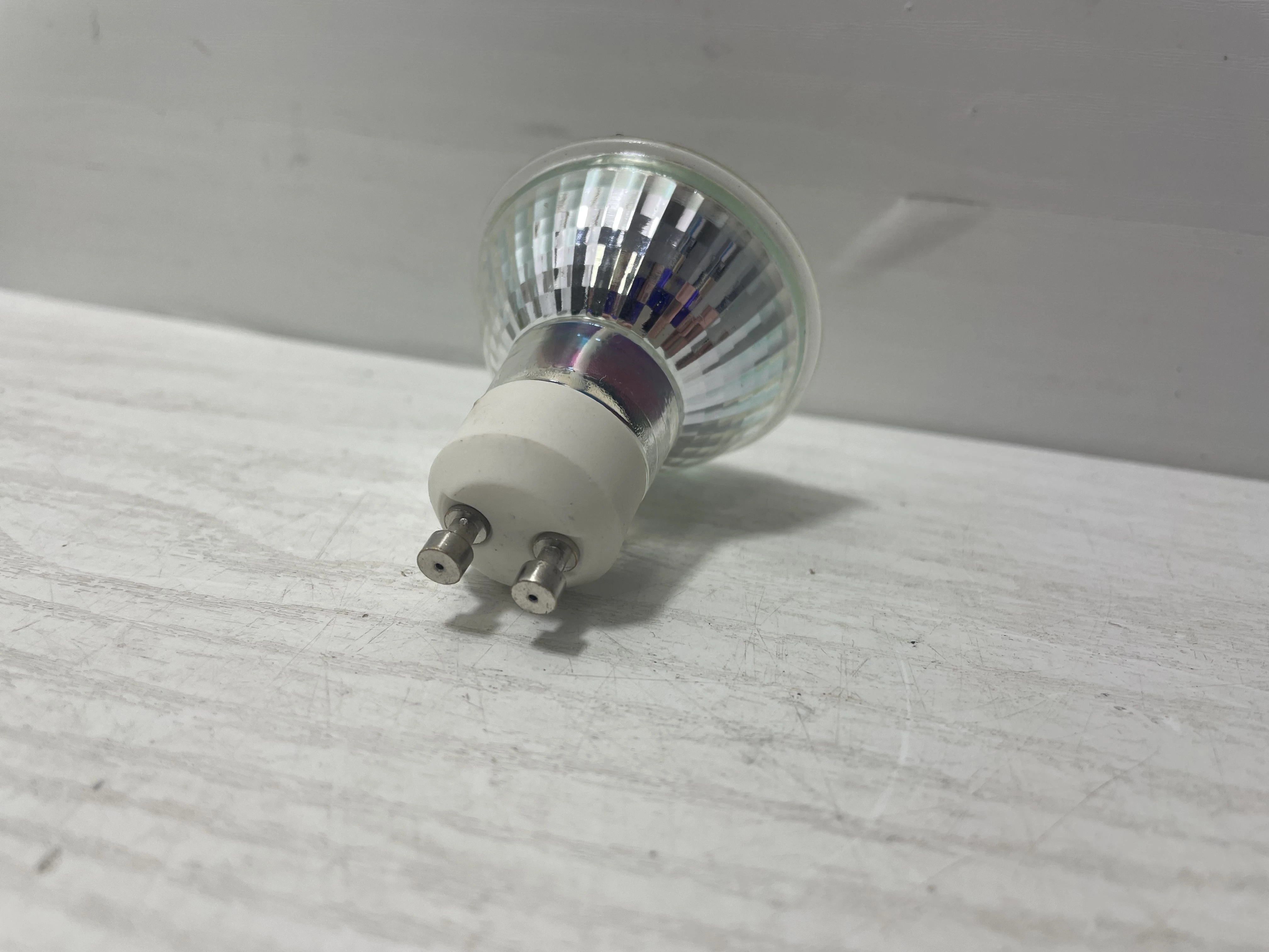 zarowka-led-xbt-g10-5w-barwa-swiatla-bialy-cieply