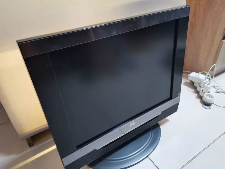 MONITOR Z FUNKCJĄ TV HB T20-6/H 20 CALI