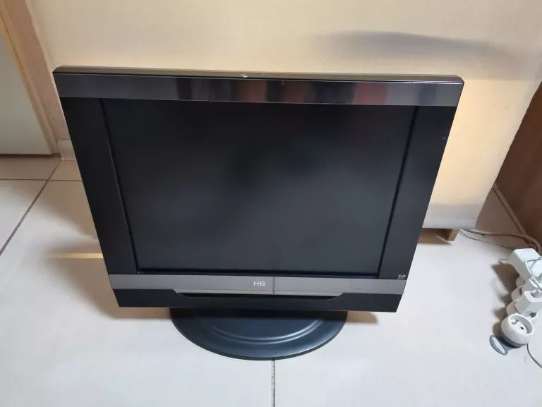 MONITOR Z FUNKCJĄ TV HB T20-6/H 20 CALI