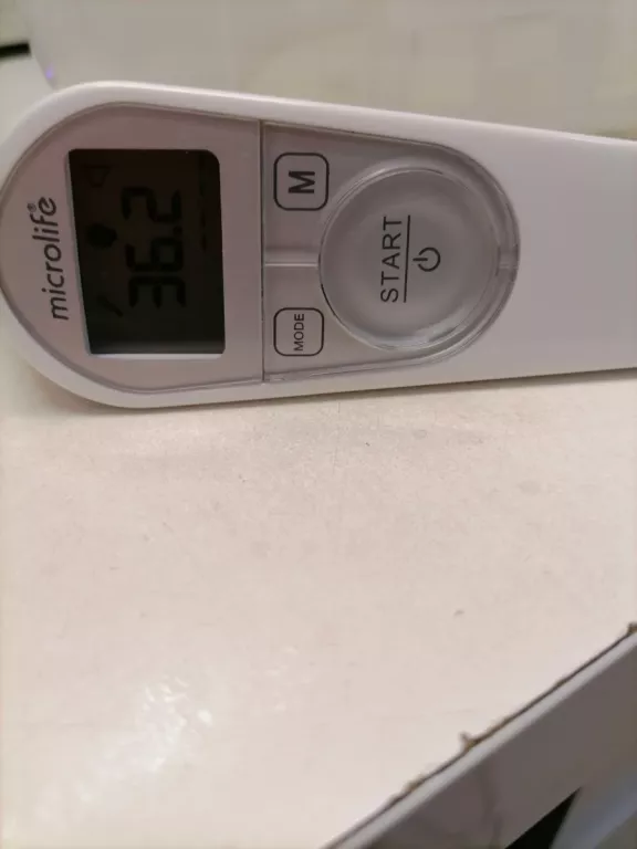 TERMOMETR BEZDOTYKOWY MICROLIFE NC200