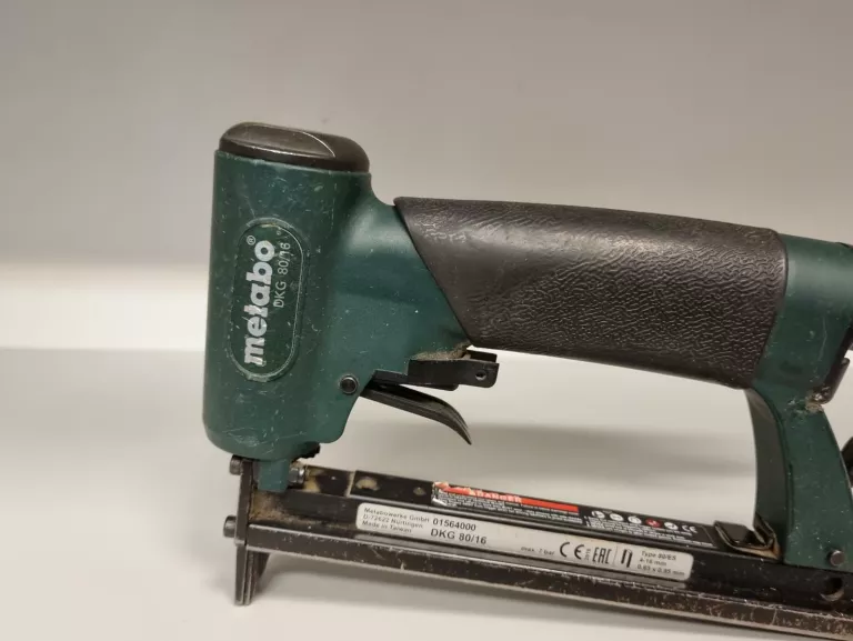 zszywacz-pneumatyczny-metabo-dkg-8016-stan-uzywany