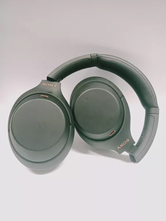 sluchawki-sony-wh-1000xm4-kolor-dominujacy-czarny