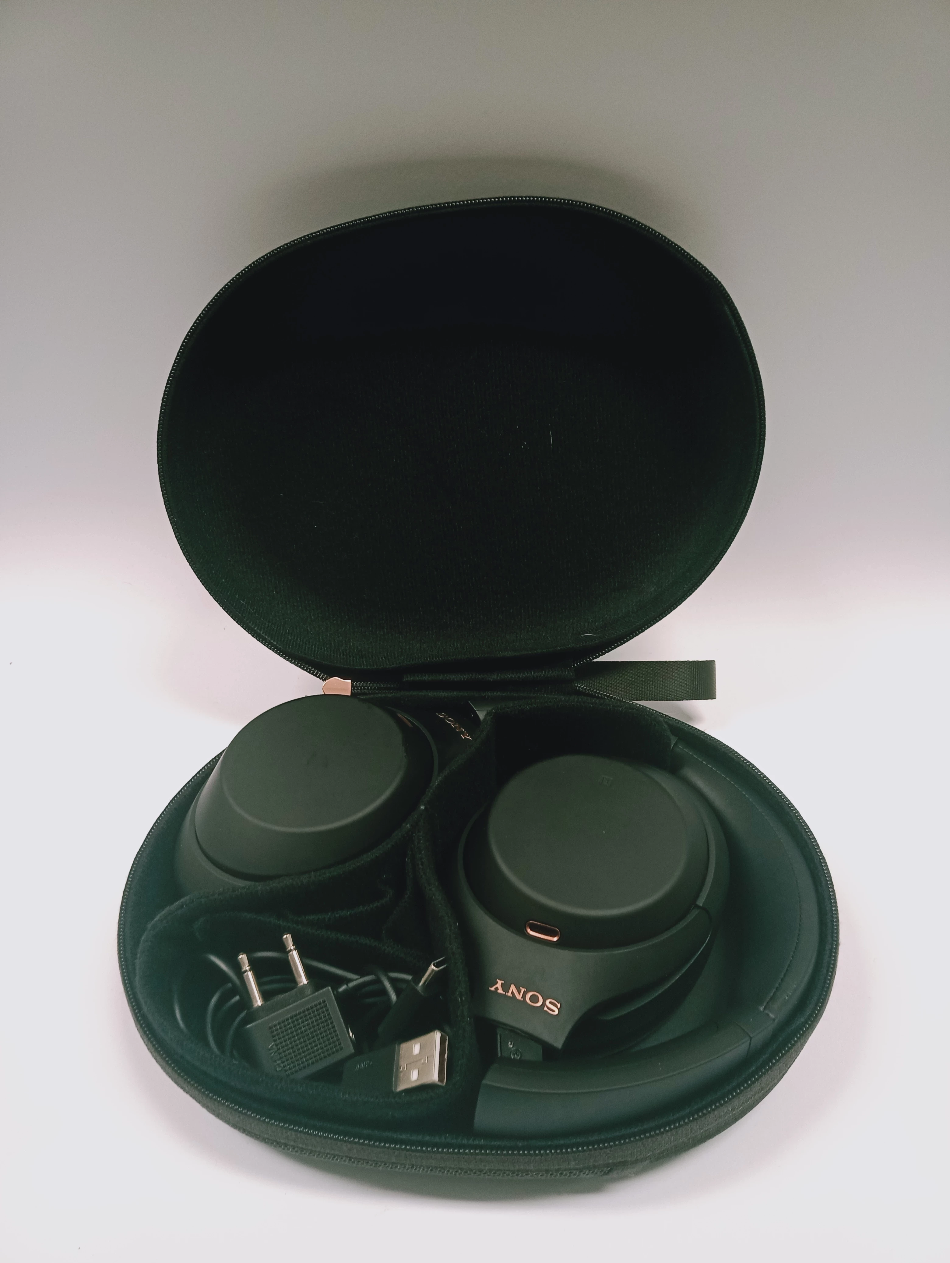 sluchawki-sony-wh-1000xm4-legionow-50-lodz