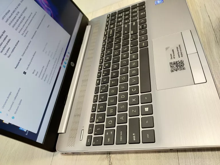 LAPTOP HP 250 G8 / 256GB/8GB/CELERON N4020/WIN11