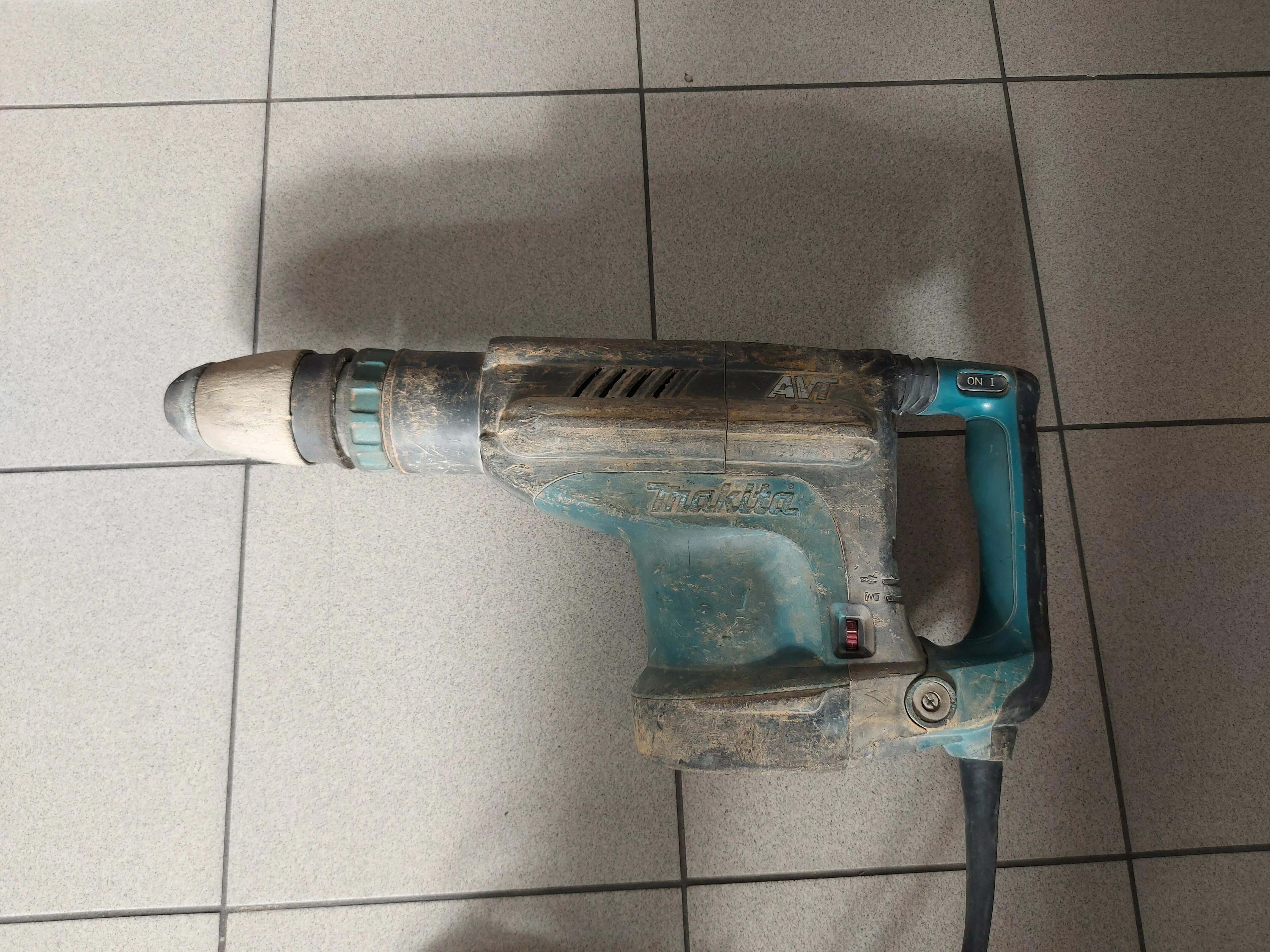 mlot-kujacy-udarowy-makita-hm1213c-186j-armii-krajowej-26-walbrzych-sj