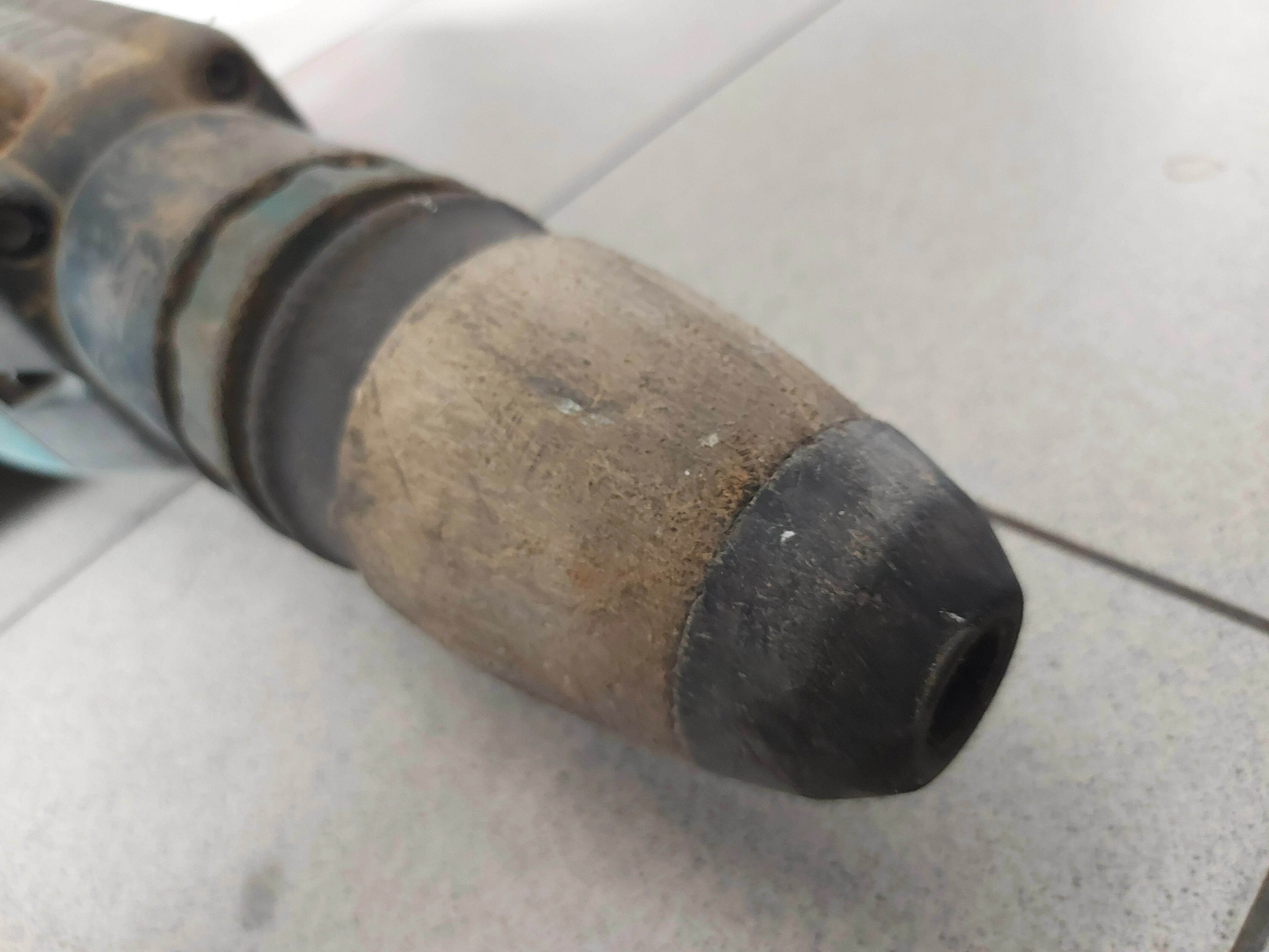 mlot-kujacy-udarowy-makita-hm1213c-186j-stan-uzywany