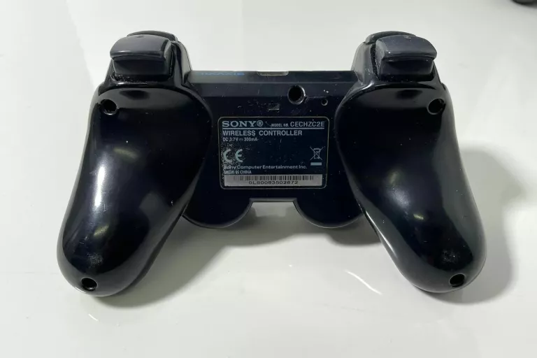 konsola-ps3-slim-cech-3004a-liczba-kontrolerow-w-zestawie-2