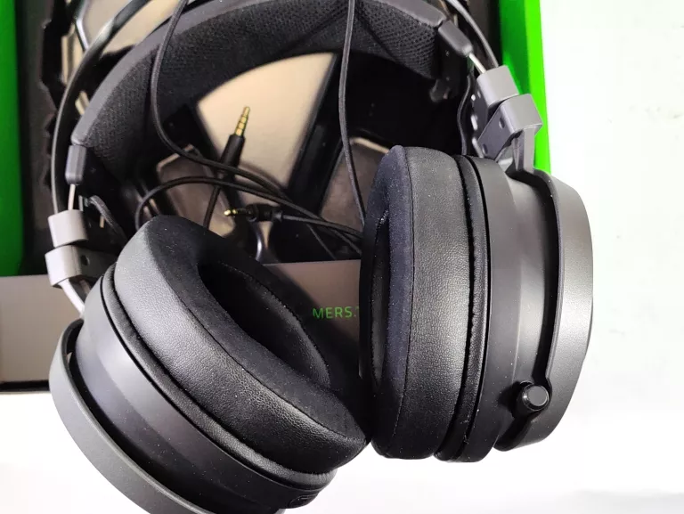 Razer outlets nari ultimate