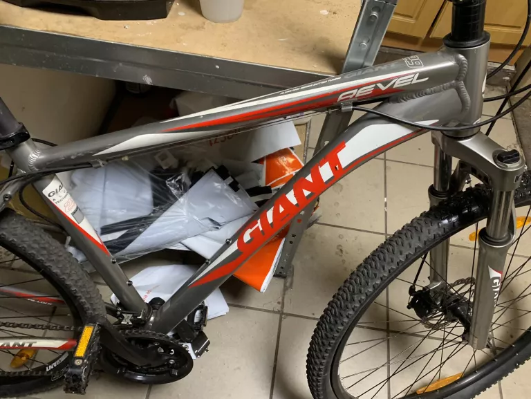 ROWERN GIANT1 REVEL 29ER SER C1304650 SREBRNY
