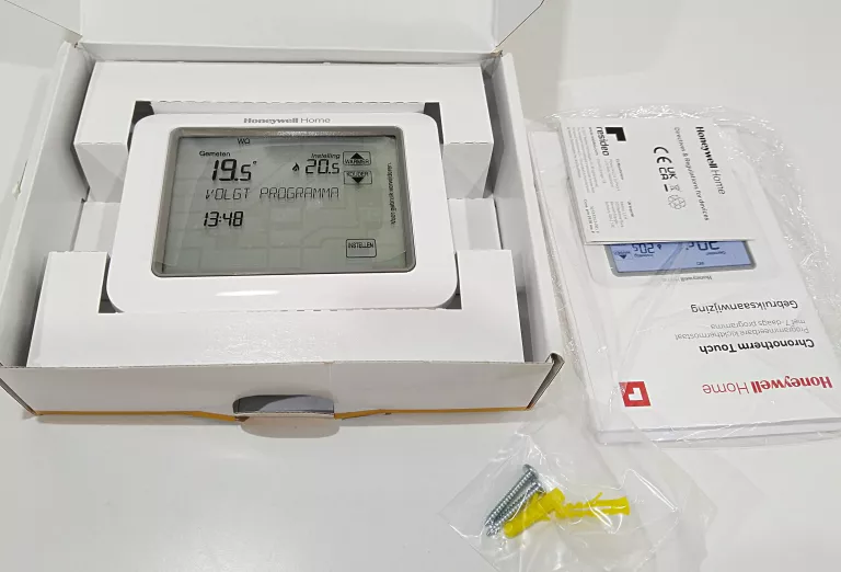 STEROWNIK HONEYWELL TH8200G1004