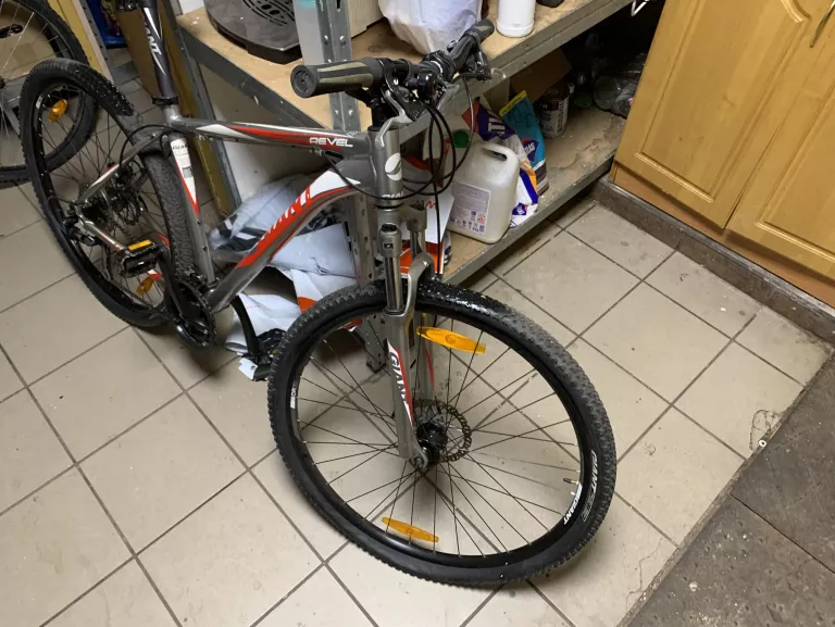 ROWERN GIANT1 REVEL 29ER SER C1304650 SREBRNY