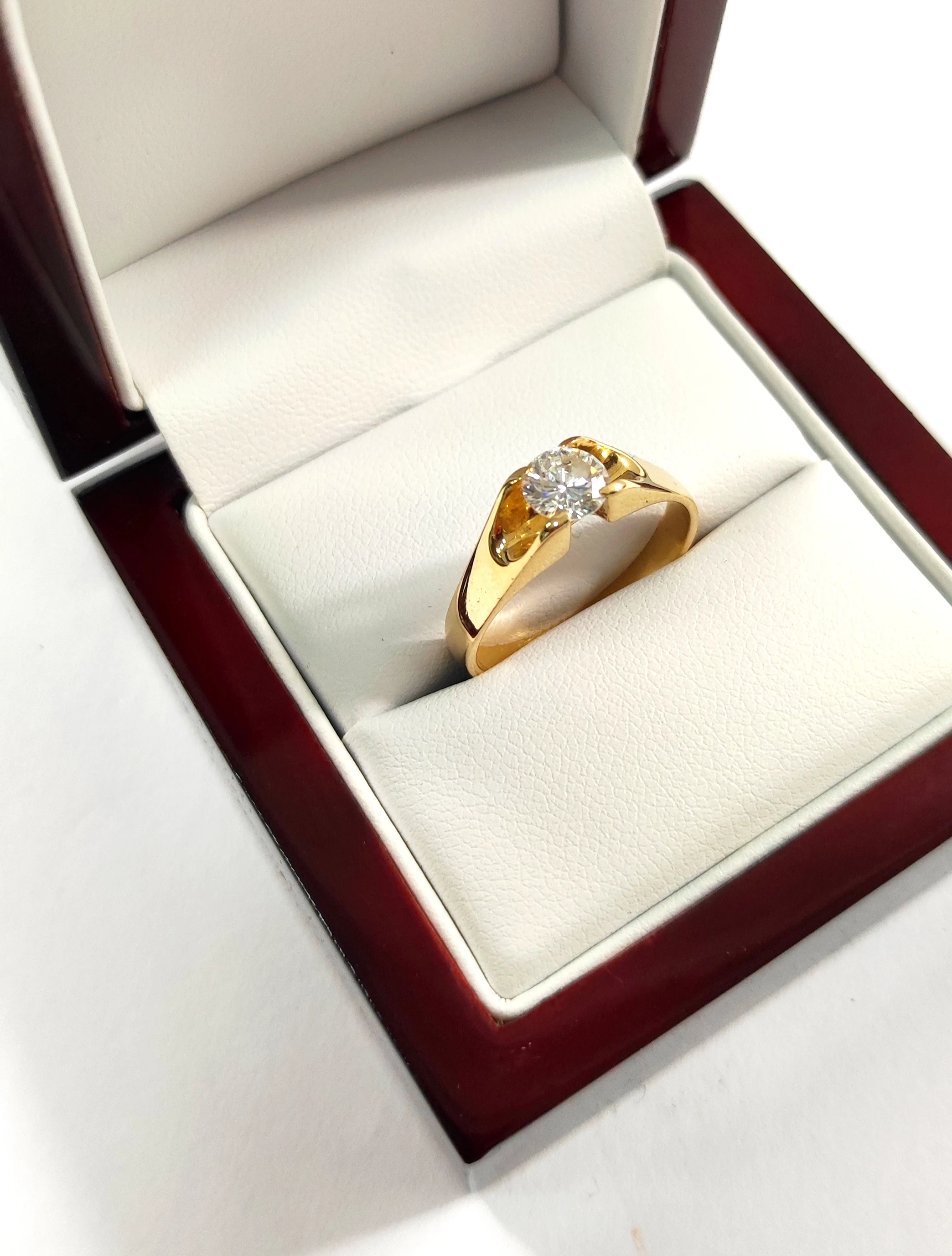 zloty-pierscionek-duzy-diamentbrylant-ean-gtin-4362136235951