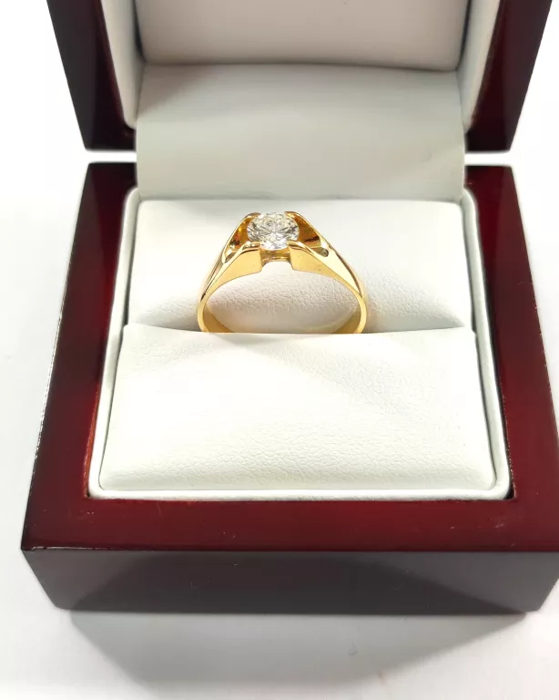 zloty-pierscionek-duzy-diamentbrylant-waga-378