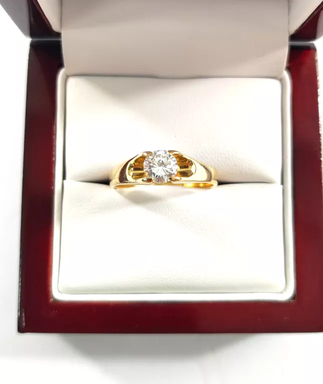 zloty-pierscionek-duzy-diamentbrylant-cechy-brak