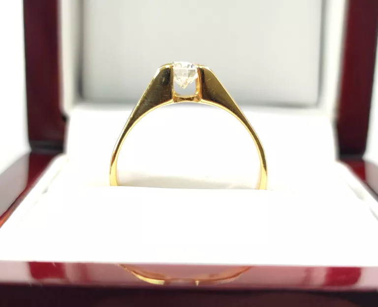 zloty-pierscionek-duzy-diamentbrylant-kamien-diament