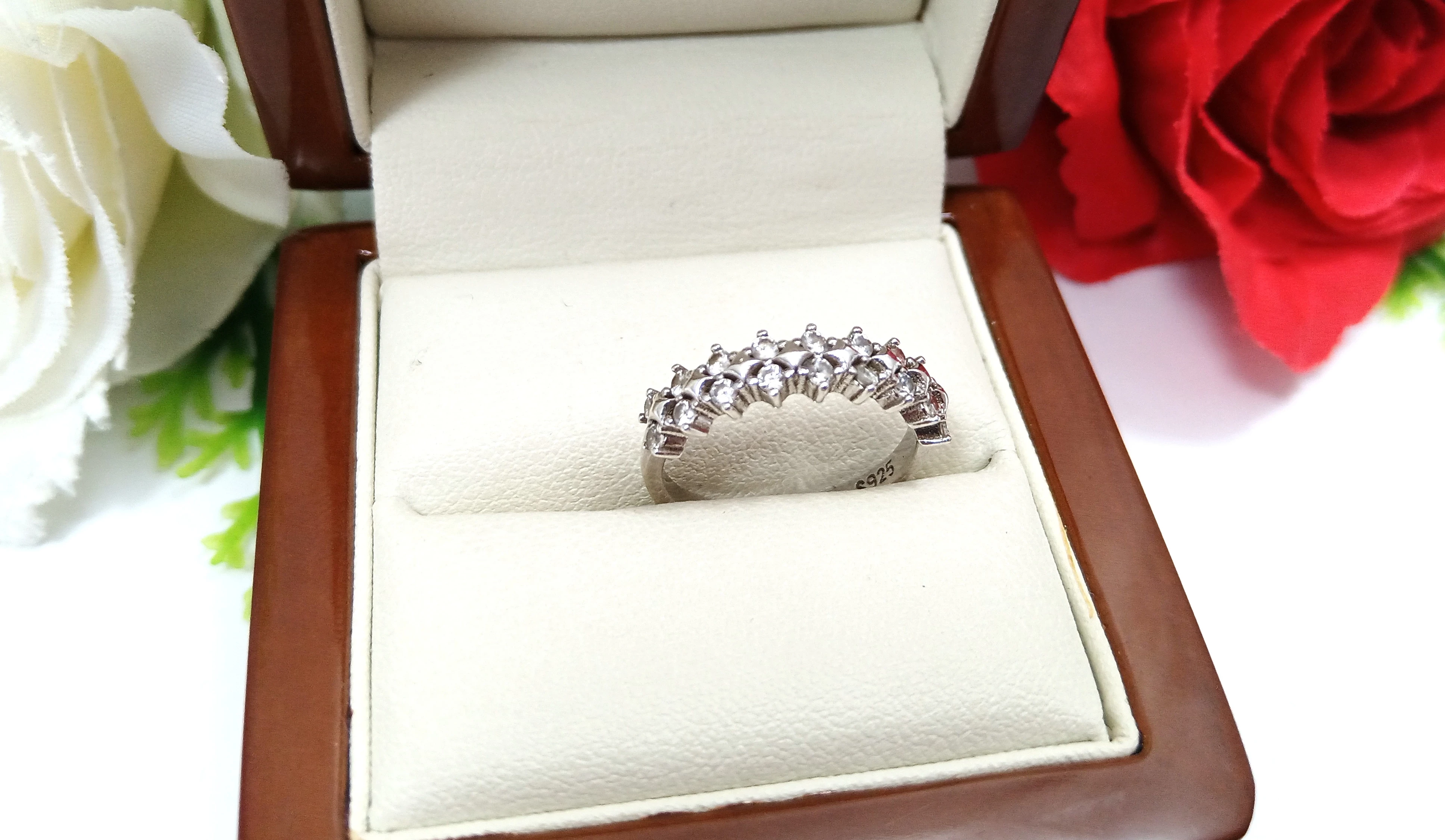 sliczny-srebrny-pierscionek-z-cyrkoniami-25g-925-marka-226434-1149056