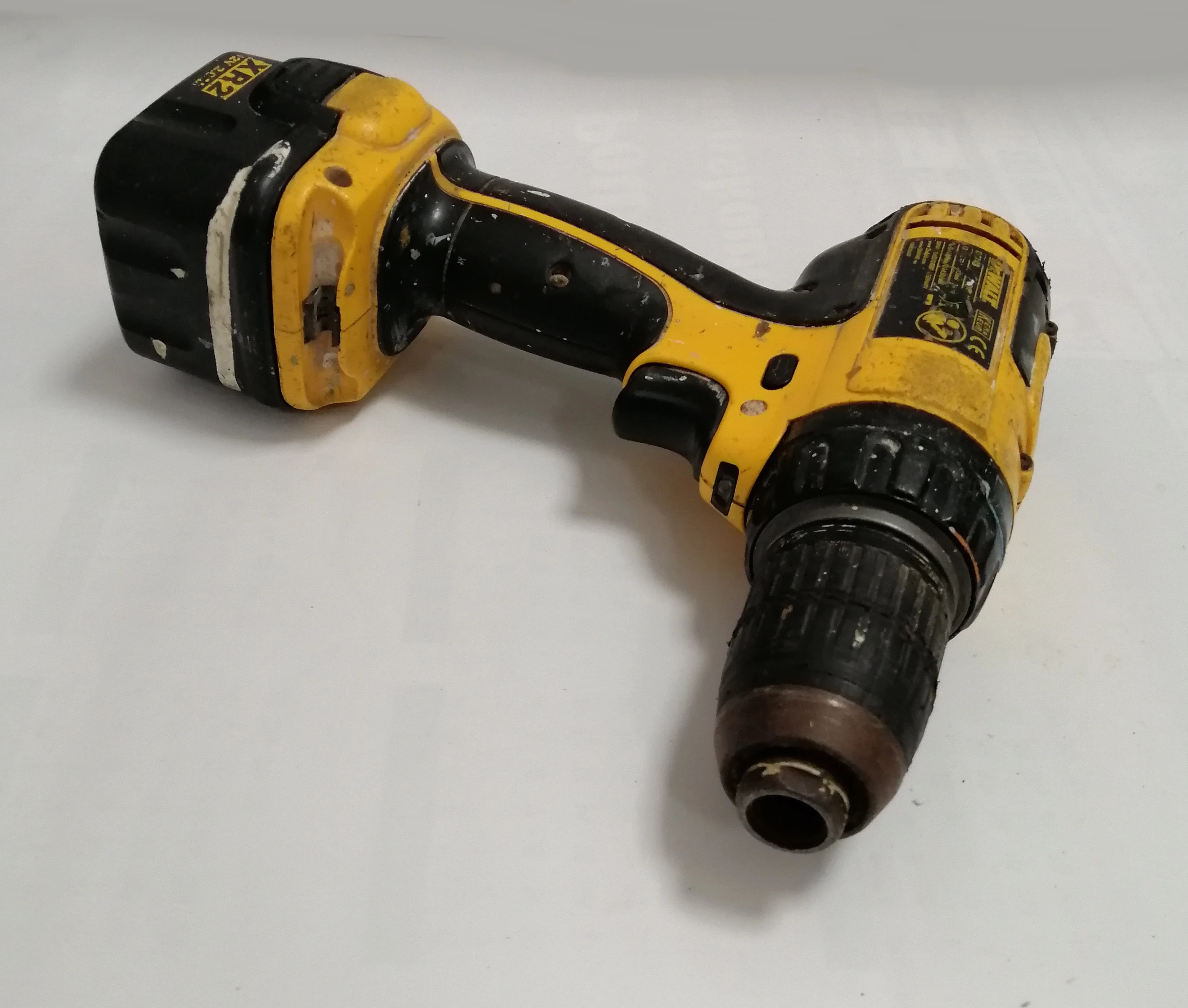 wkretarka-dewalt-dc743-zestaw-zasilanie-akumulatorowe