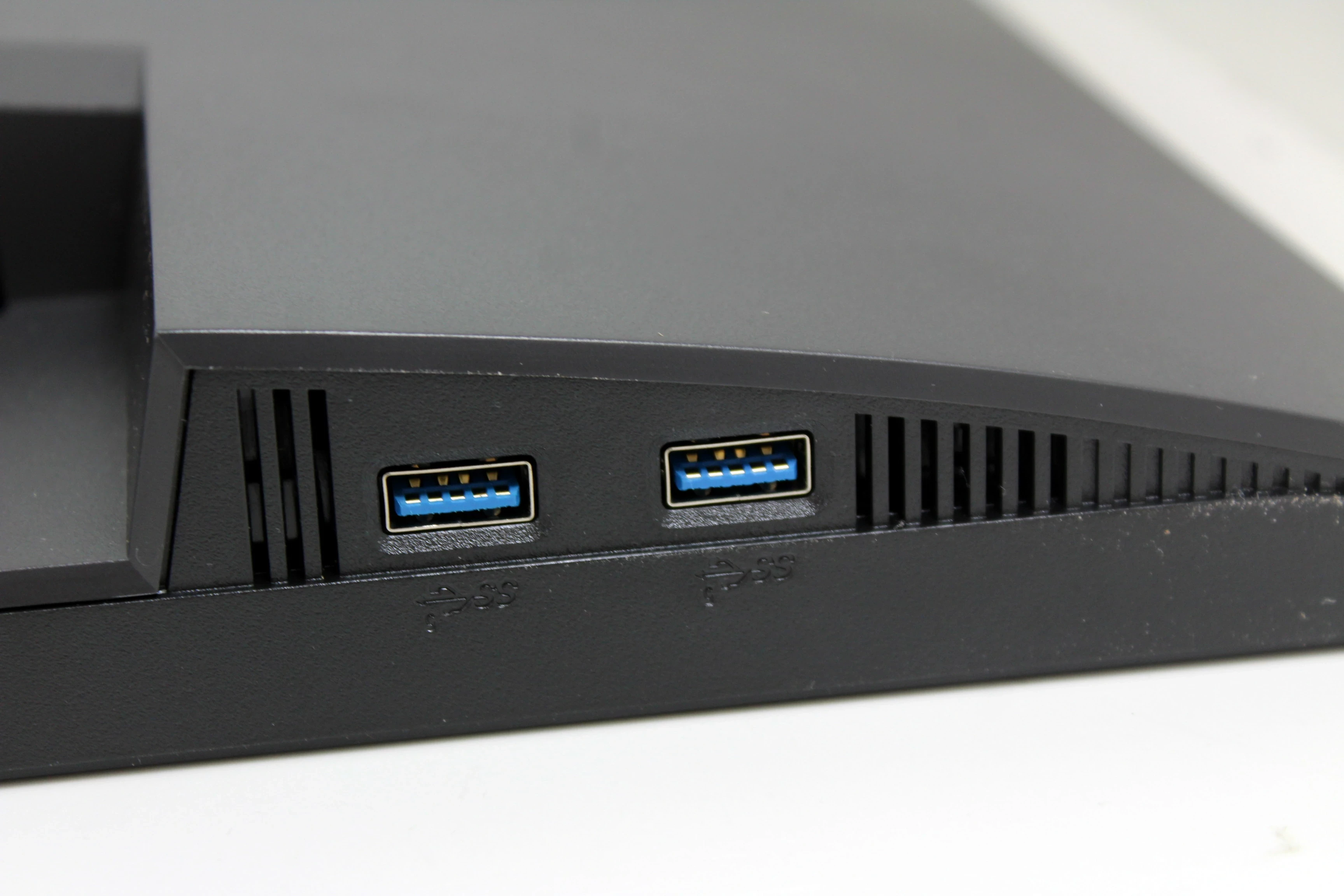 monitor-dell-p2422he-idealny-stan-uzywany