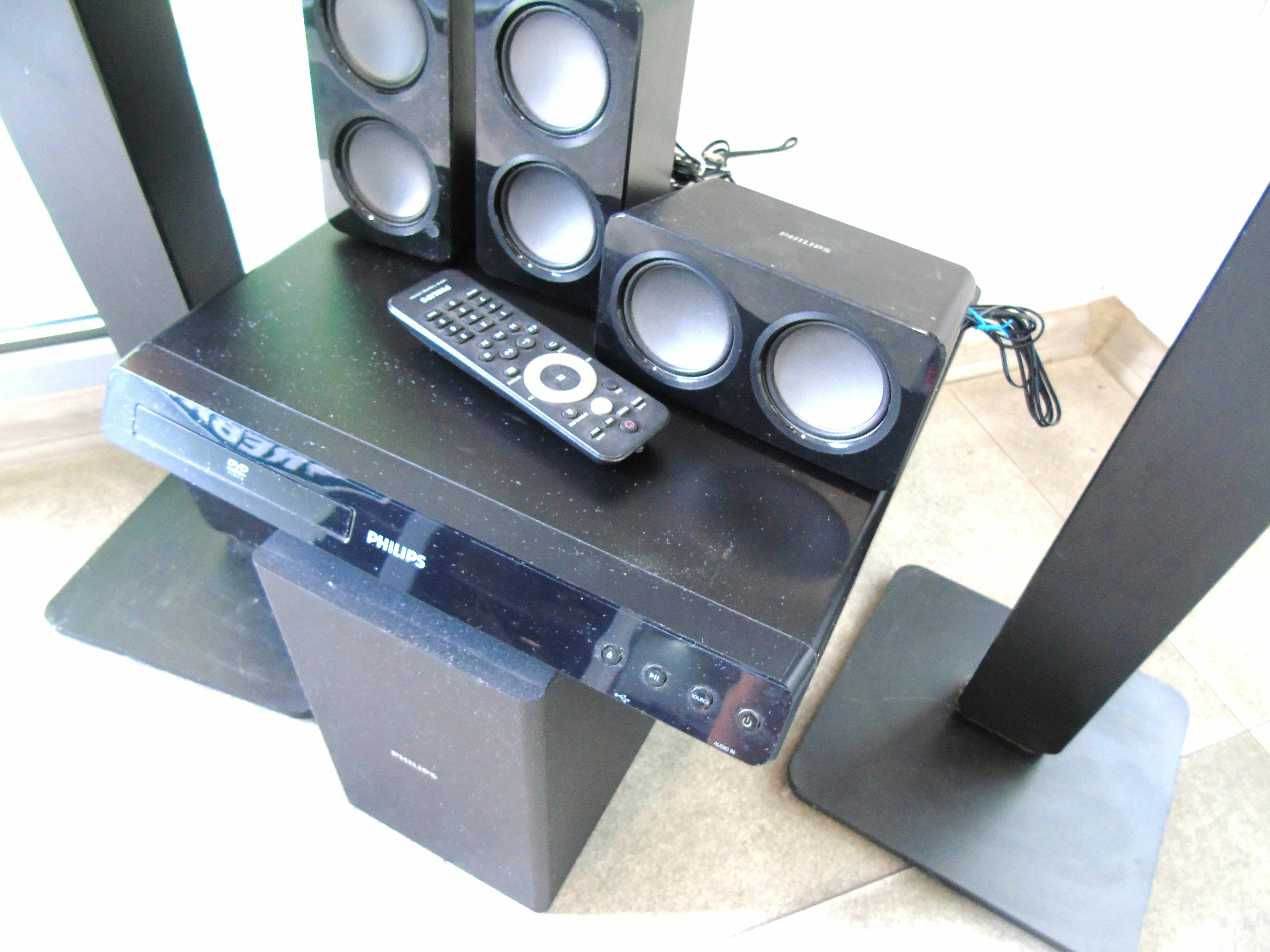 kino-domowe-philips-htd354012-liczba-kolumn-w-zestawie-6