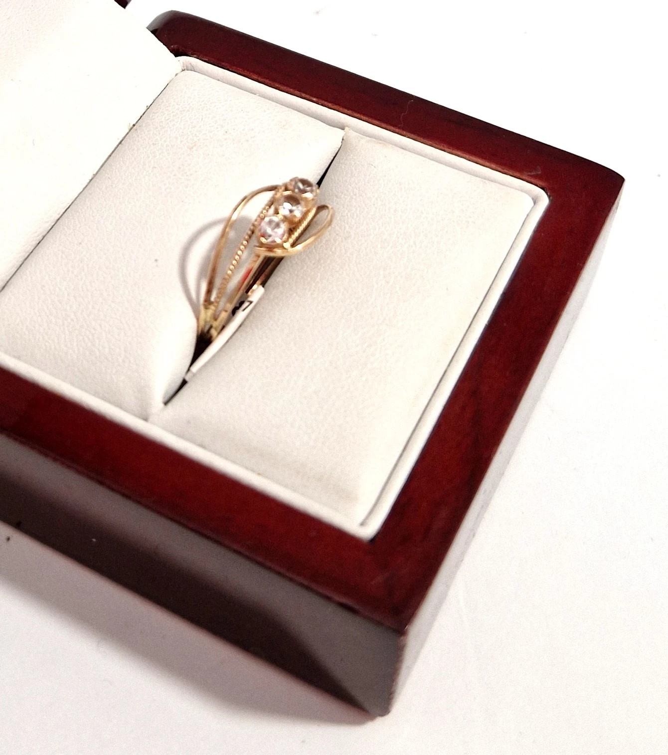 zloty-pierscionek-3-cyrkonie-p585161g-ean-gtin-5903772002805