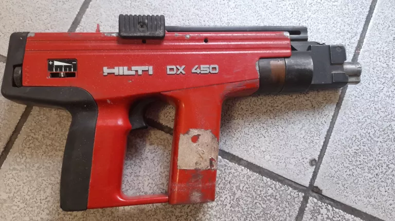 GWOŹDZIARKA HILTI DX 450 KOMPLET