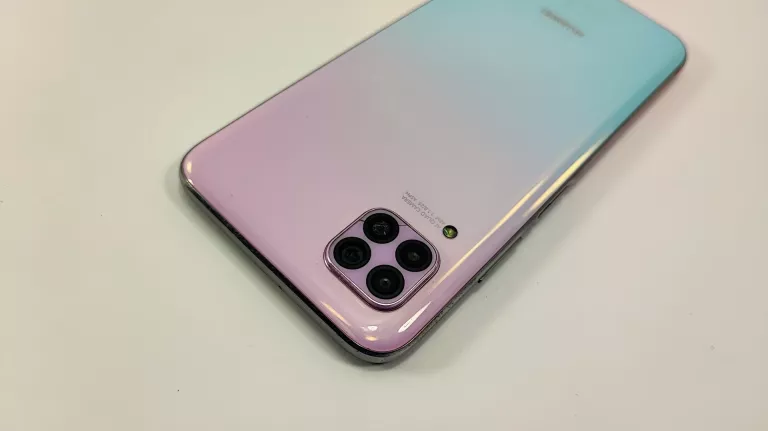 SMARTFON HUAWEI P40 LITE 6 GB / 128 GB RÓŻOWY