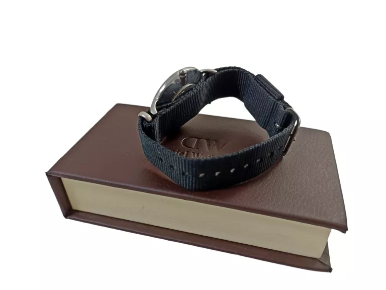 B36r8 daniel wellington deals