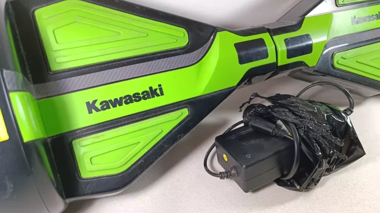 DESKOROLKA ELEKTRYCZNA DWUKOŁOWA KAWASAKI KX-PRO