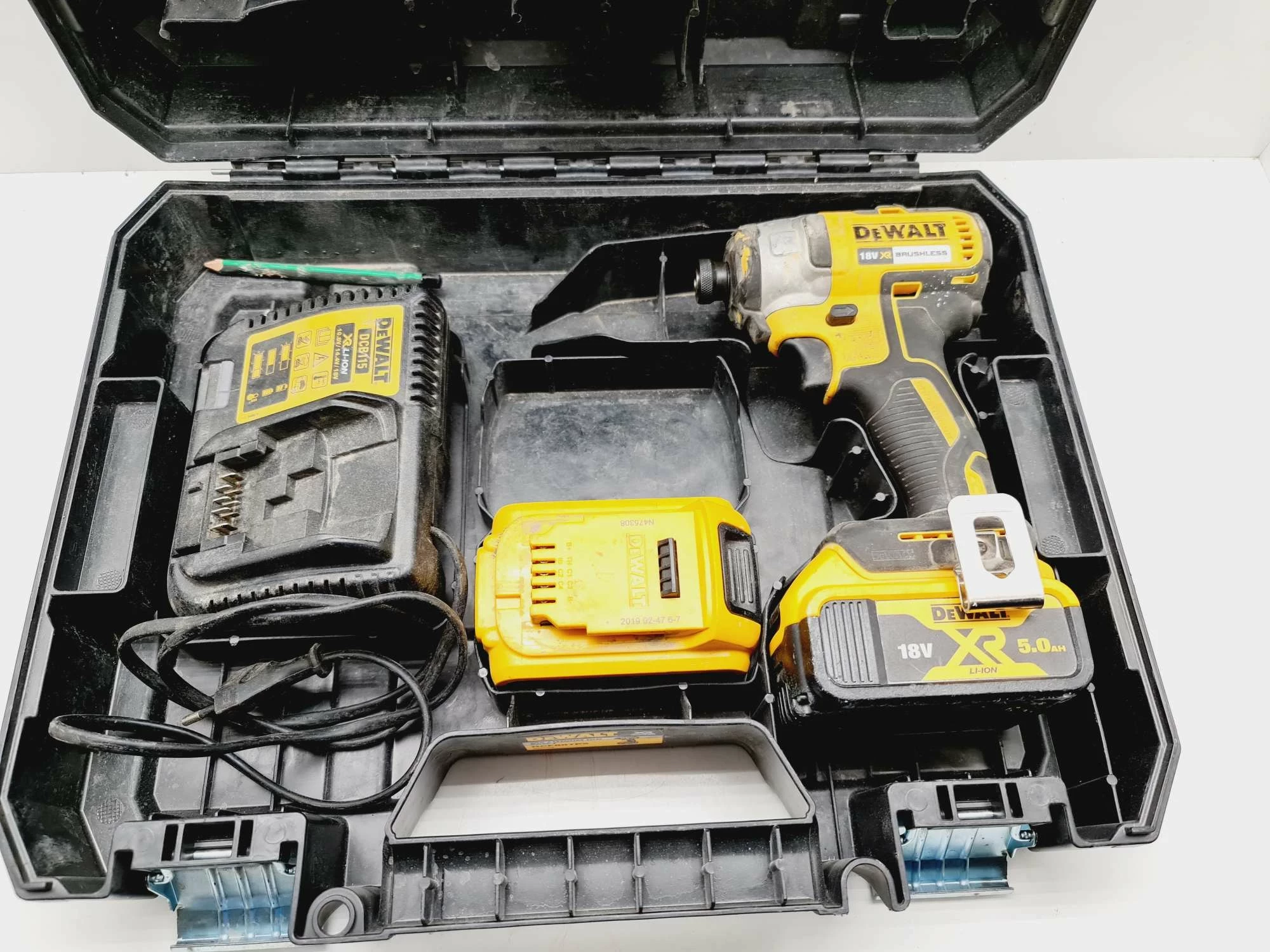 DEWALT DCF887P2 ZAKRĘTARKA 18V 2 AKU ŁADOWARKA | Zakrętarki udarowe ...