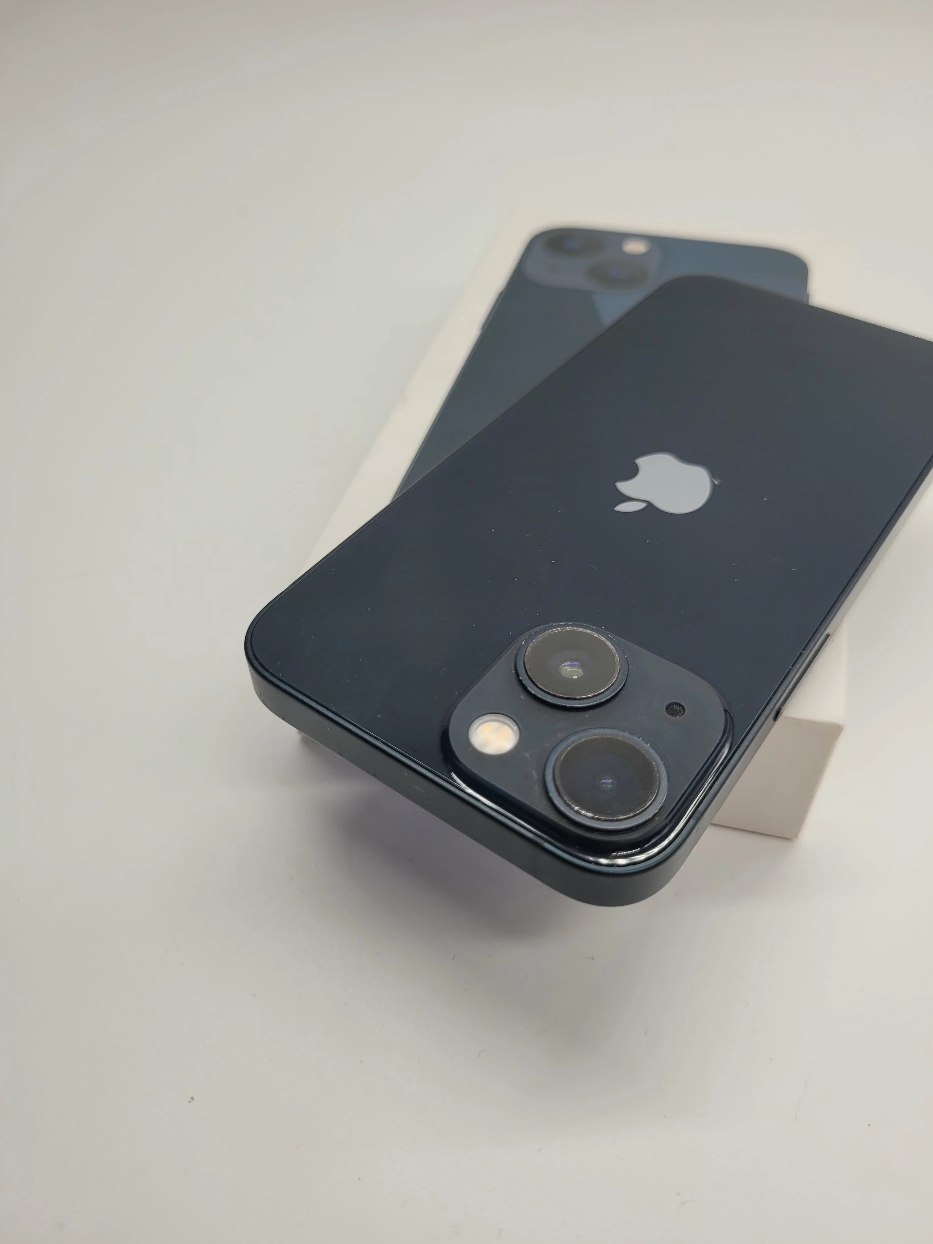 iphone-13-mini-dziala-tylko-na-karcie-t-mobile-typ-smartfon