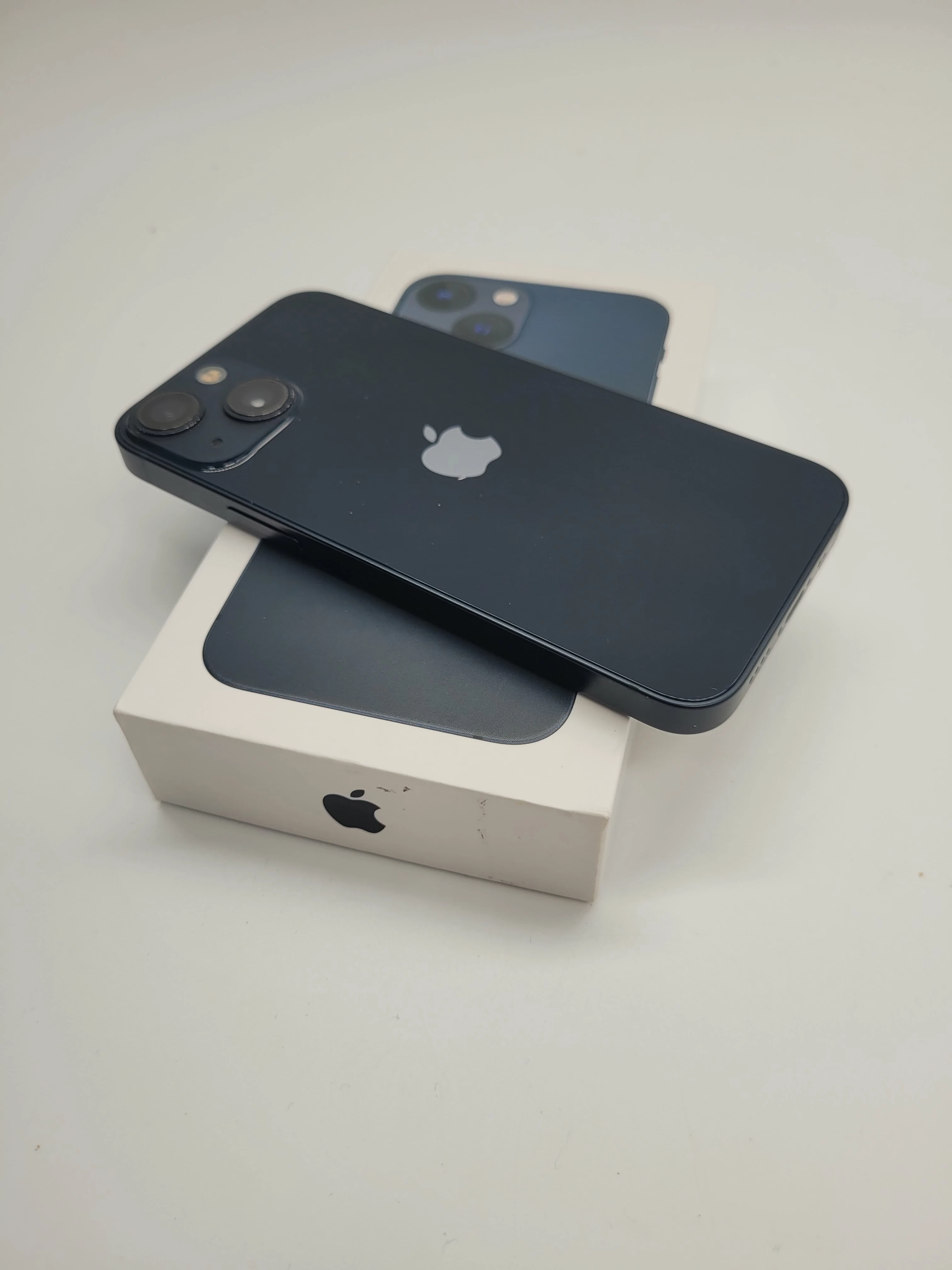 iphone-13-mini-dziala-tylko-na-karcie-t-mobile-kod-producenta-mlk03pma