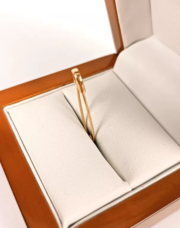 ZŁOTA AGRAFKA 585 / 0,54G