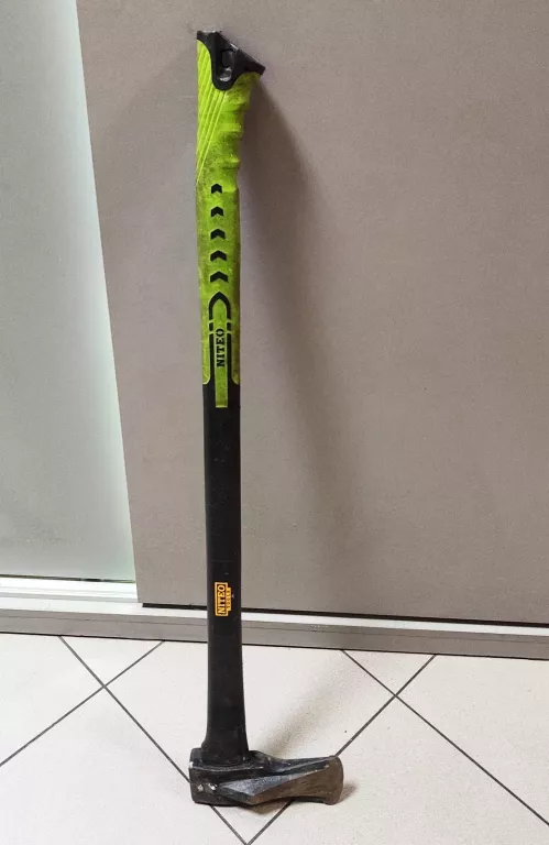 siekiera-rozlupujaca-niteo-tools-90-cm-obroncow-pokoju-3-gubin