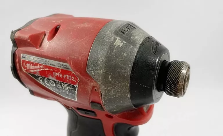 zakretarka-milwaukee-m18-fid-2-bateria-maksymalna-srednica-srub-m14