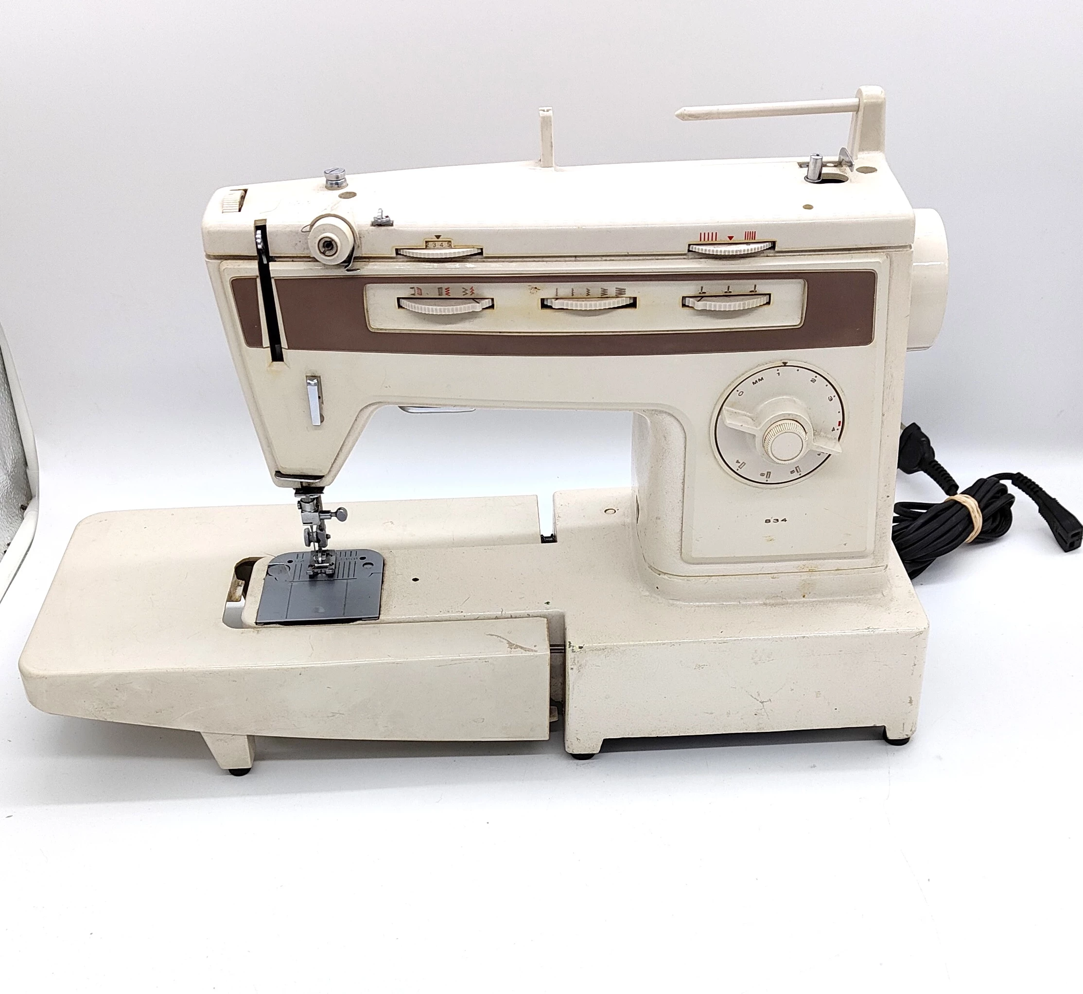 maszyna-do-szycia-lucznik-834-rynek-staromiejski-1-koszalin