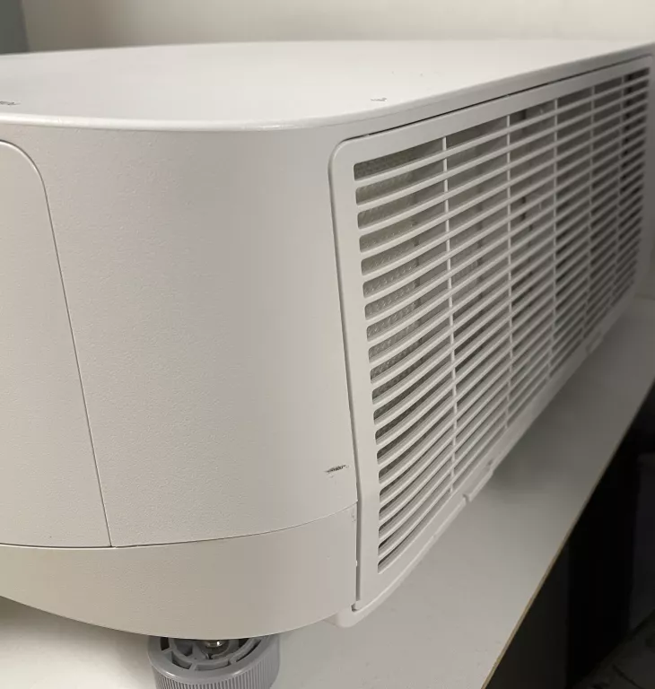 projektor-nec-pa500u-polecamy-jasnosc-lampy-ansi-5000