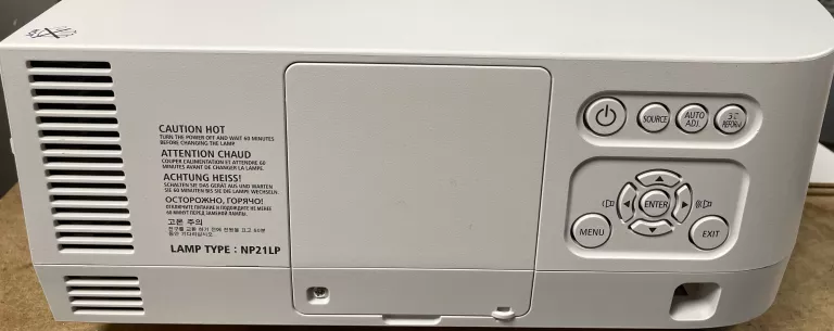 projektor-nec-pa500u-polecamy-rozdzielczosc-podstawowa-px-1920-x-1080