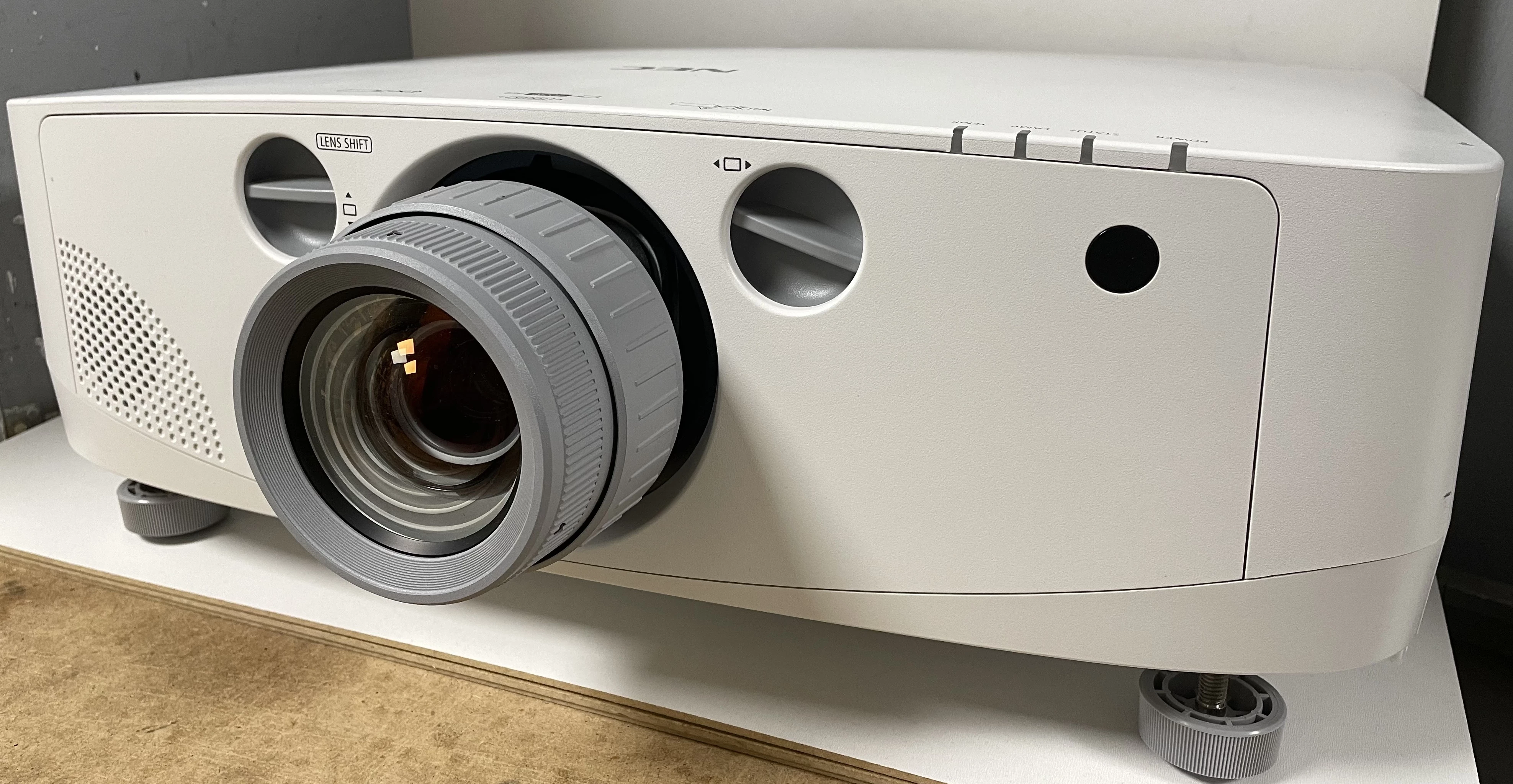 projektor-nec-pa500u-polecamy-osiedle-niepodleglosci-1-krakow