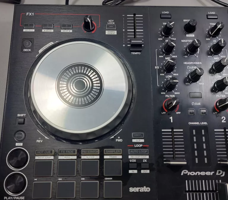PIONEER DDJ-SB3 KONTROLER MIKSER