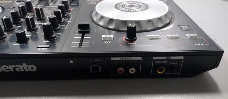 PIONEER DDJ-SB3 KONTROLER MIKSER