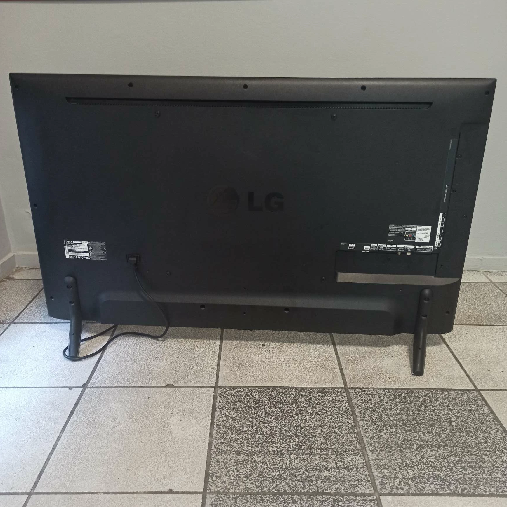 tv-lg-49ub830v-polecamy-smart-tv-inny-system-producenta