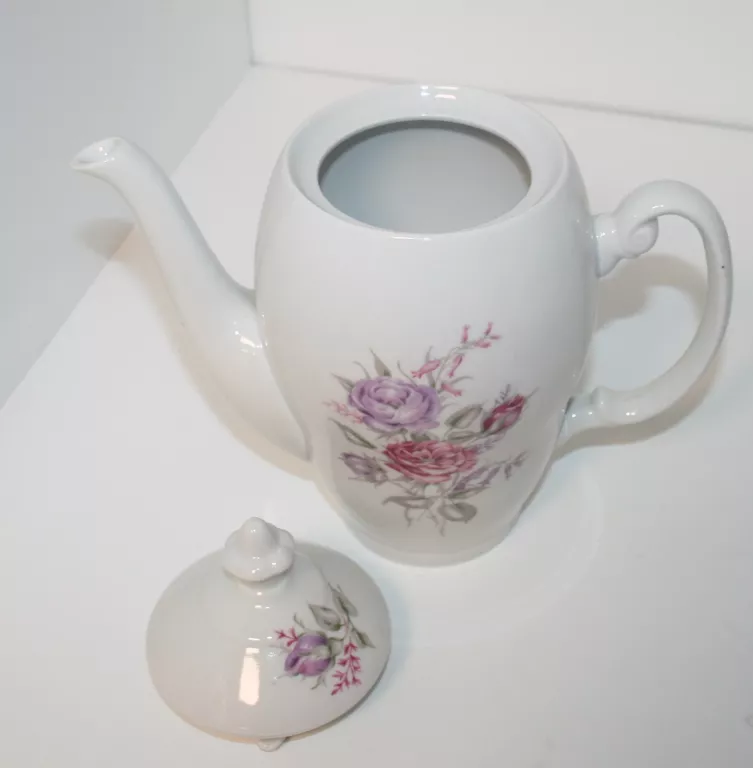 ZESTAW DO KAWY PORCELANA WŁOCŁAWEK 21 SZTUK
