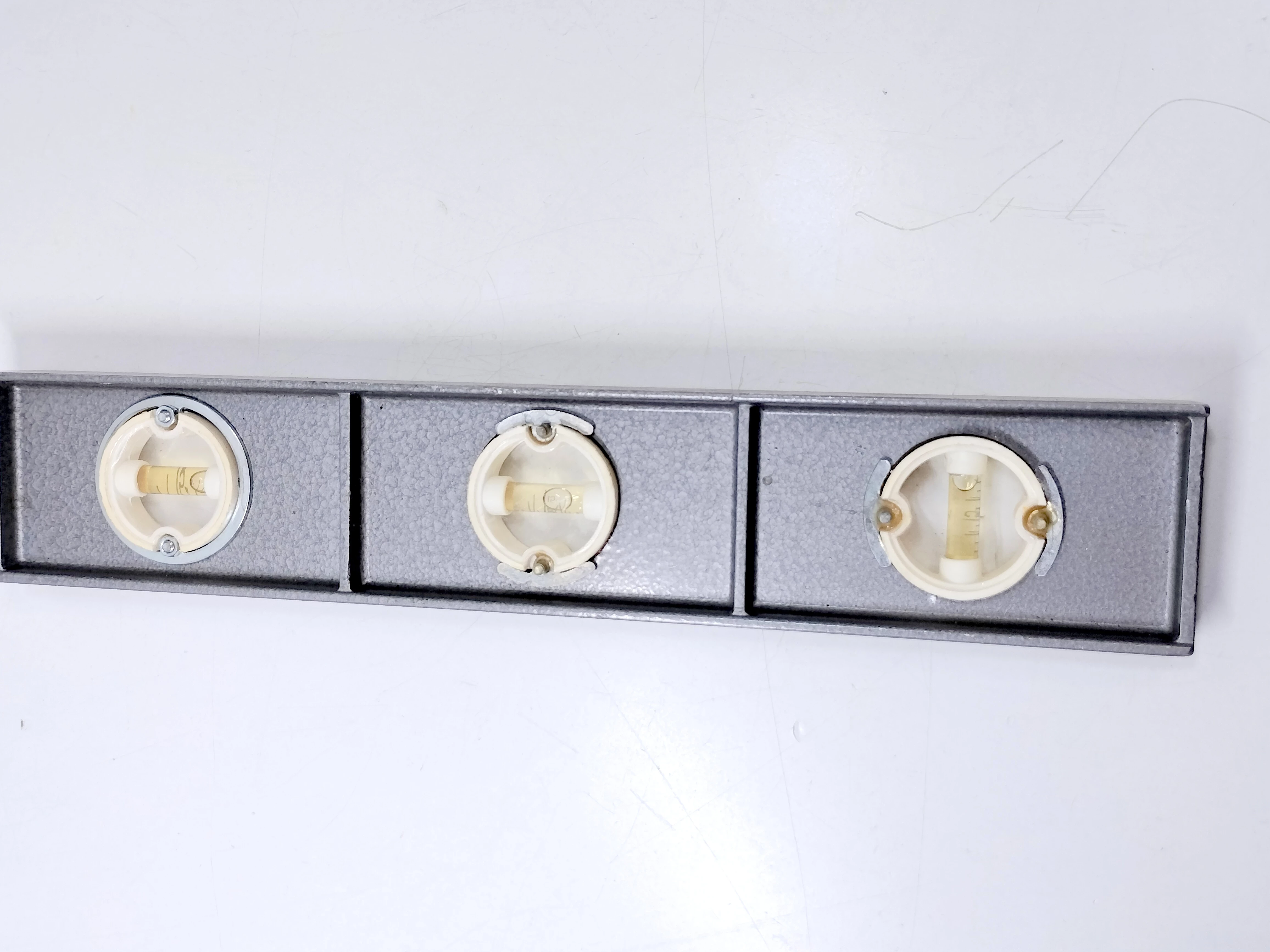 poziomica-metalowa-w-etui-prl-stan-nie-wymaga-renowacji