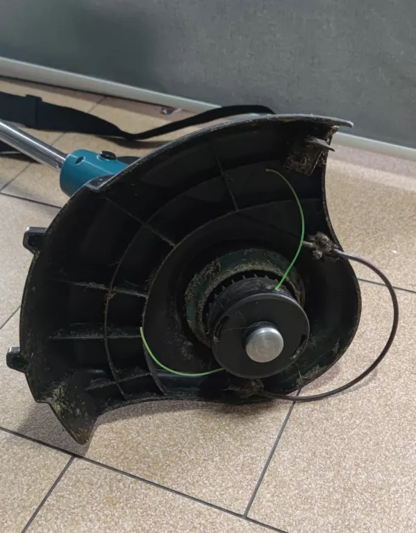 podkaszarka-makita-ur3000-stan-uzywany