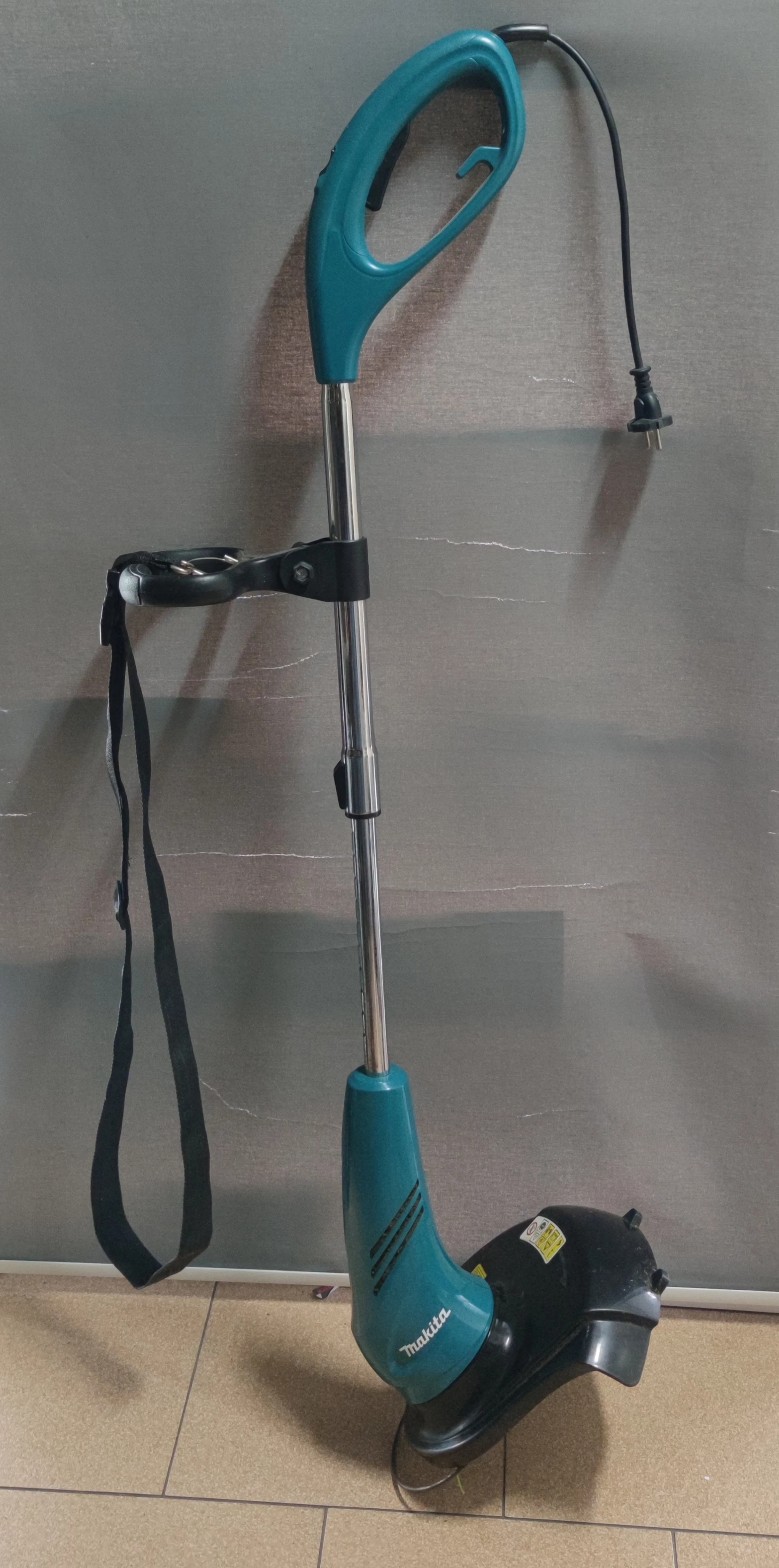 podkaszarka-makita-ur3000-rojna-35-lodz