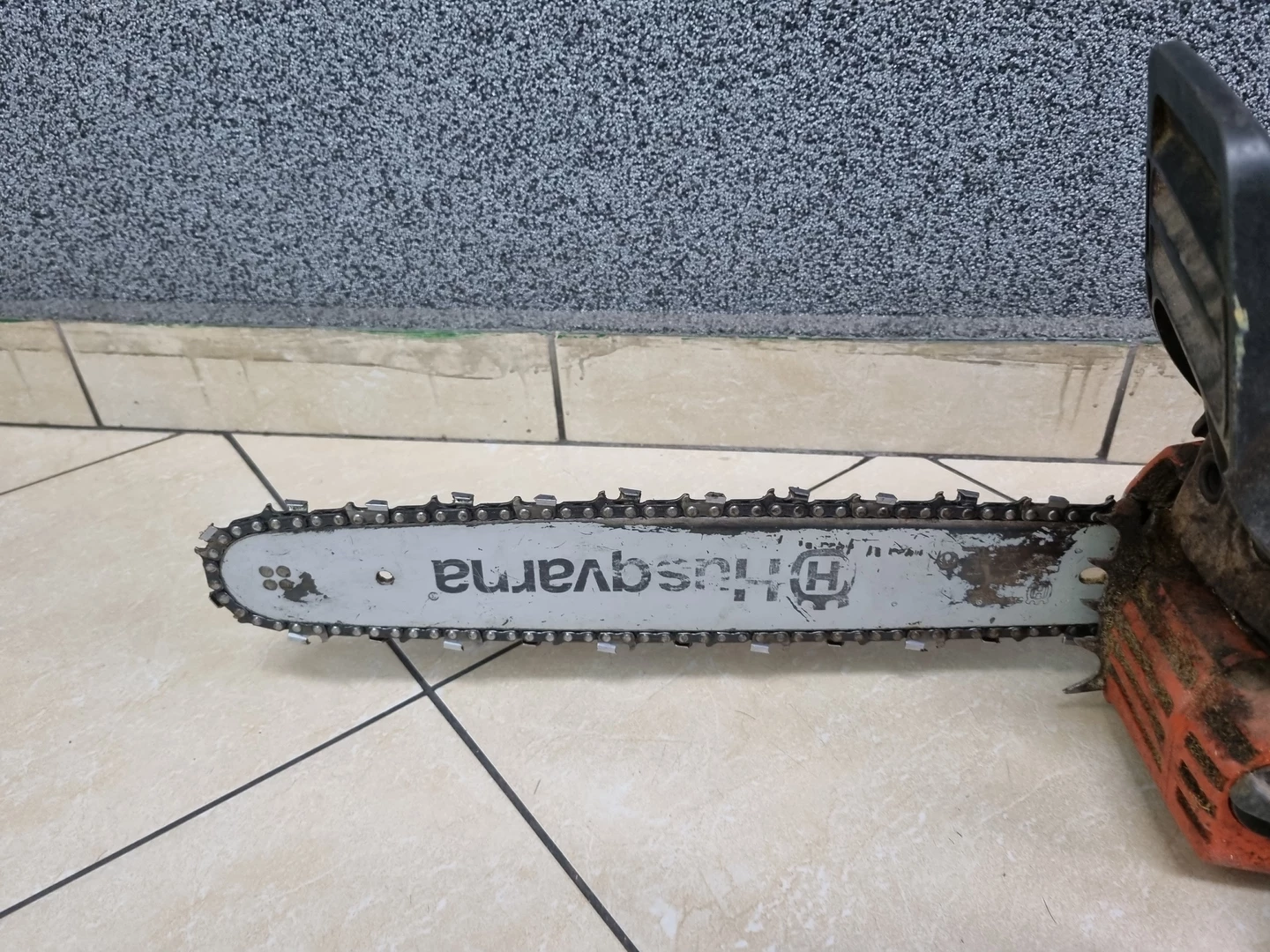 pila-spalinowa-husqvarna-445-x-torq-zasilanie-spalinowe