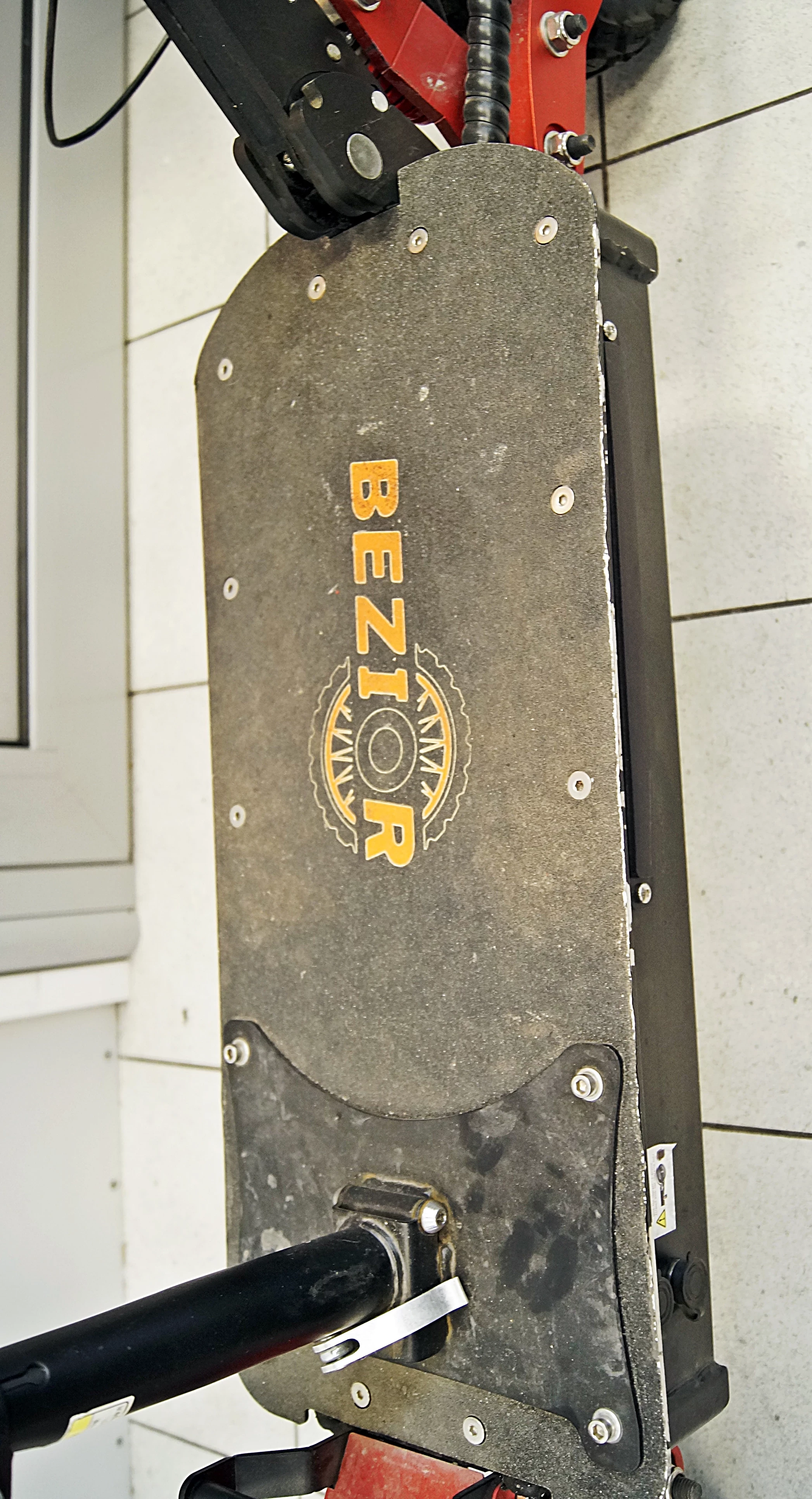 bezior-2s-hulajnoga-elektryczna-kolor-czerwony