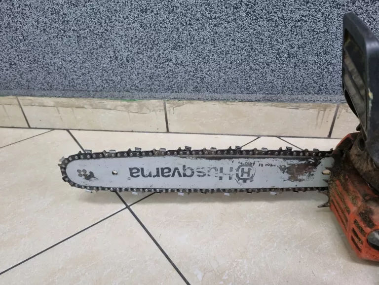 pila-spalinowa-husqvarna-445-x-torq-zasilanie-spalinowe